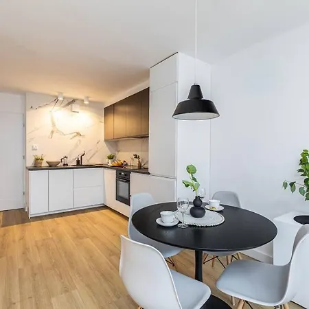 Superapart Jana Pawla Ii, 302 Cozy Urban Retreat, Perfect For Couples