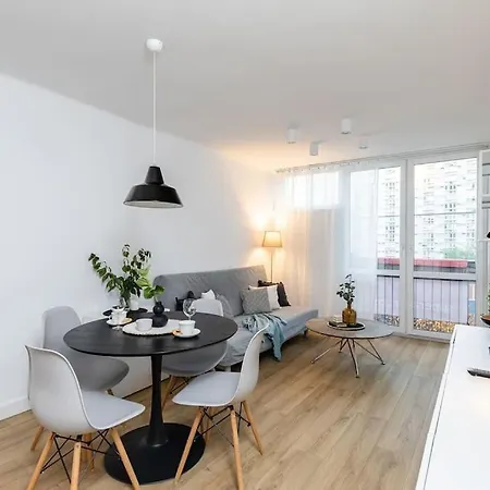 Apartamento Superapart Jana Pawla Ii, 302 Cozy Urban Retreat, Perfect For Couples